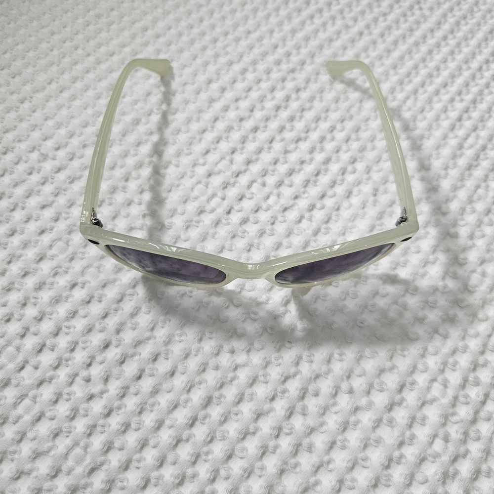 Old Navy Green and Purple Sunglasses - Picture 3 of 3